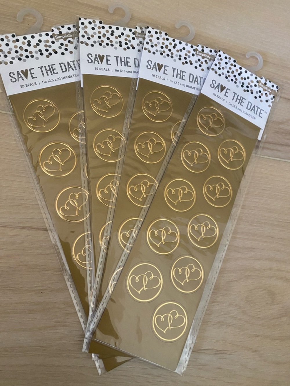 💍 Gold 'Save The Date' Seals - 4 Packs/200 seals.